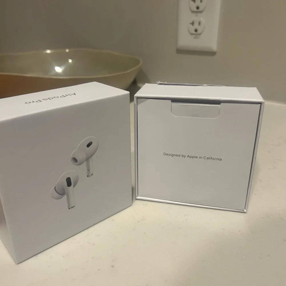 Apple AirPods Pro with Charging Case - White